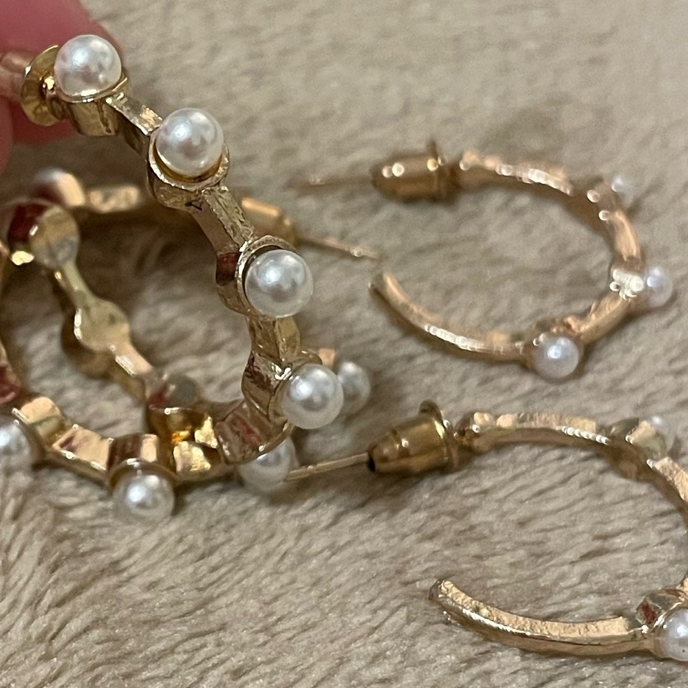 Gold Hoop Earrings with Pearls